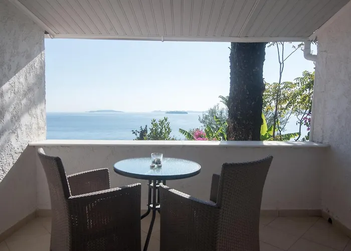 Kommeno Bay 아파트